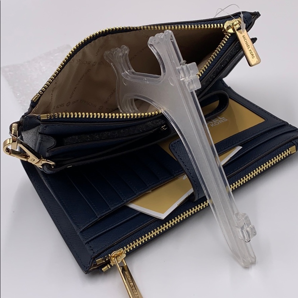 MICHAEL KORS LG DOUBLE ZIP WRISTLET NAVY - Picture 12 of 16